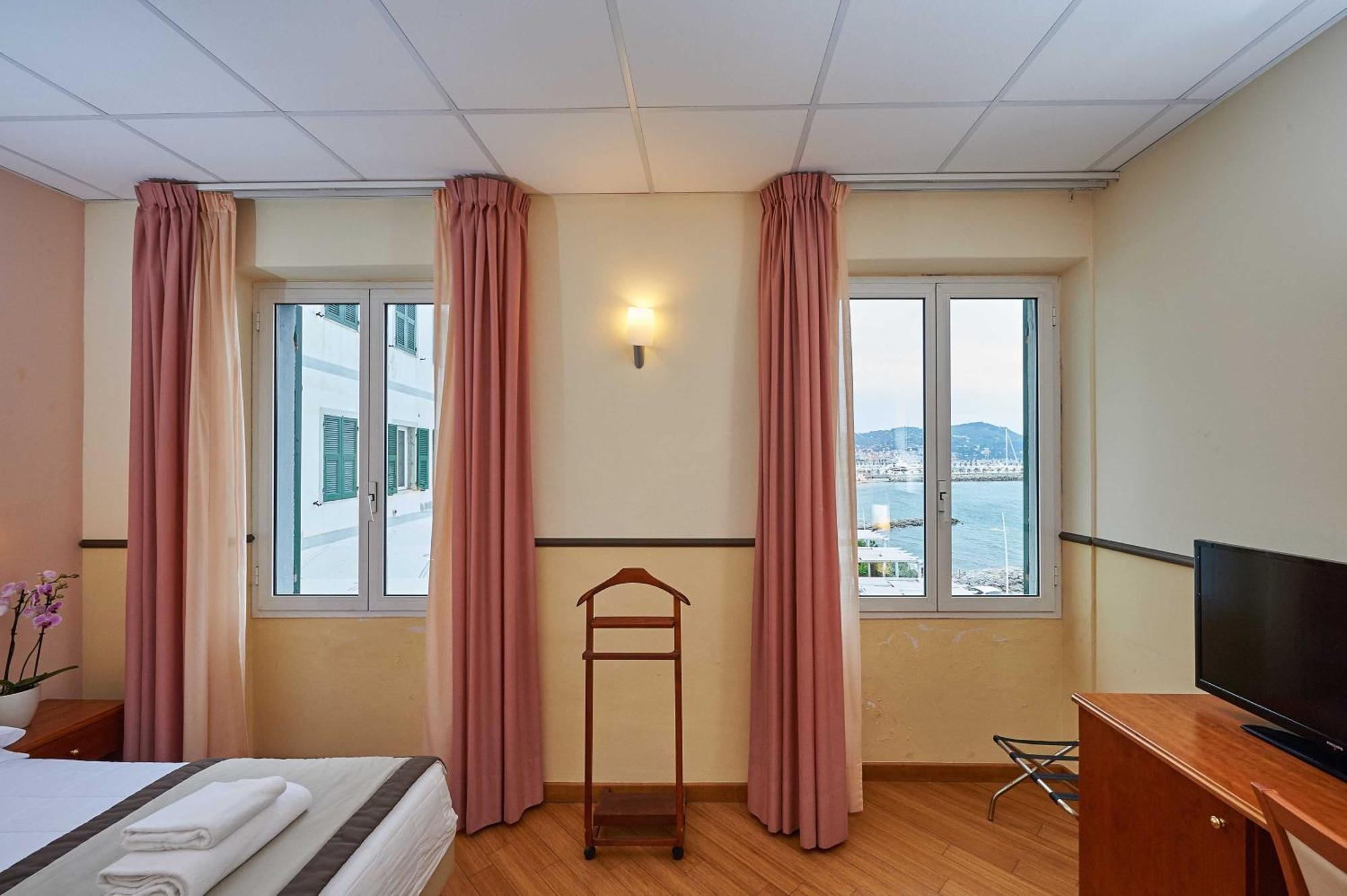 Hotel Corallo Imperia Phòng bức ảnh